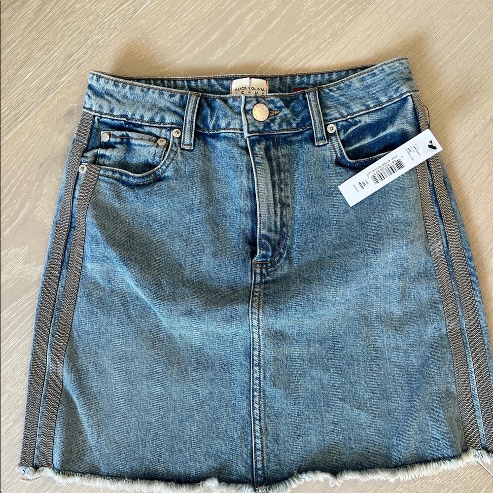 ALICE & OLIVIA DENIM SKIRT